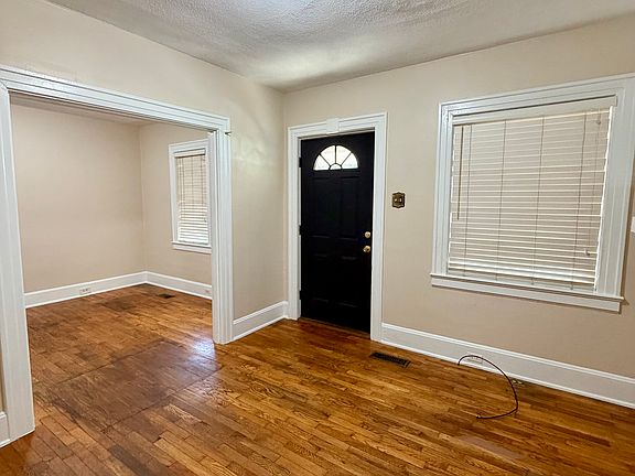 2nd image of 116 Vista St
