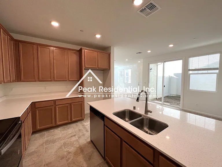 7949 Arcadia Dr — Photo 10