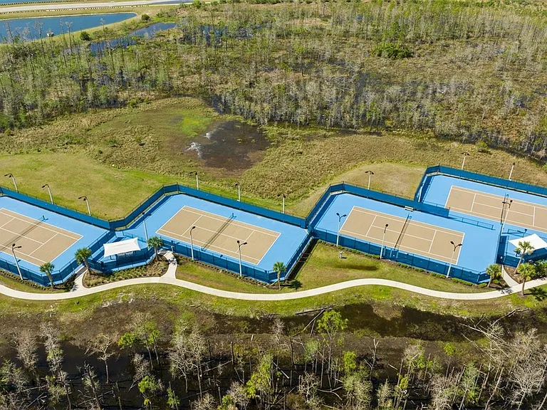 Town Center Tennis Courts