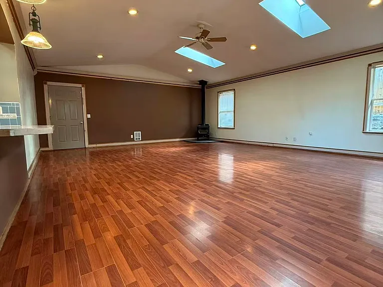 8606 Sloan Dr — Photo 12