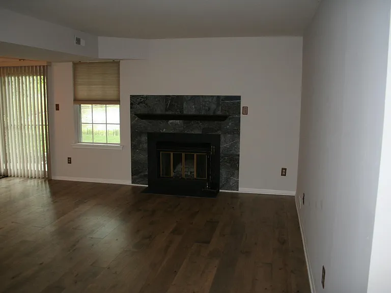 12.5 X 21 LR with Wood-burning Fireplace
