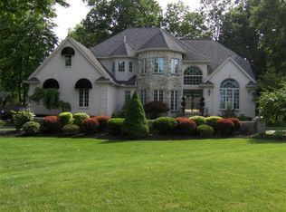 516 Pinella Point, Holland, OH 43528