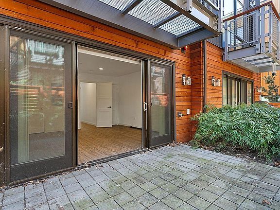2nd image of 6522 32nd Ave NE #B
