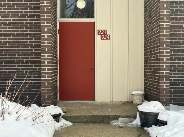 2500 Topsfield Rd APT 923, South Bend, IN 46614