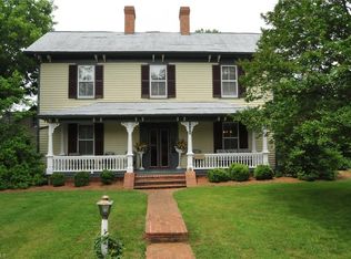 6955 Skylark Rd, Pfafftown, NC 27040