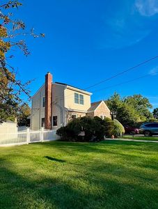 9 Garden Ave, Carle Place, NY, 11514