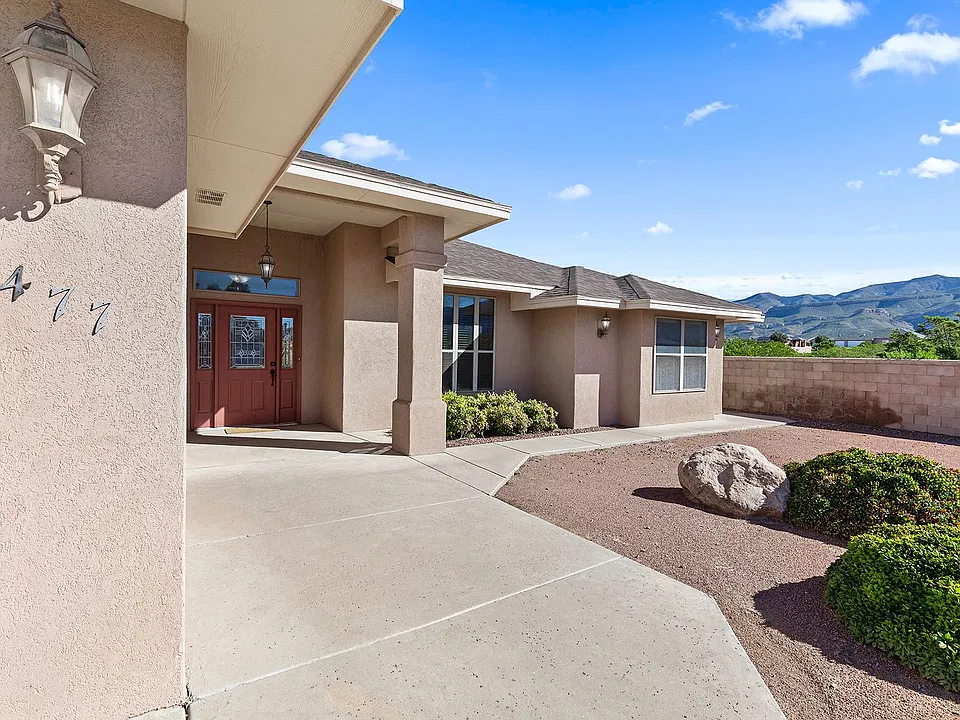 477 Camino Real