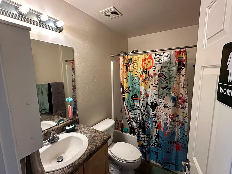 1020 E Silver St — Photo 17