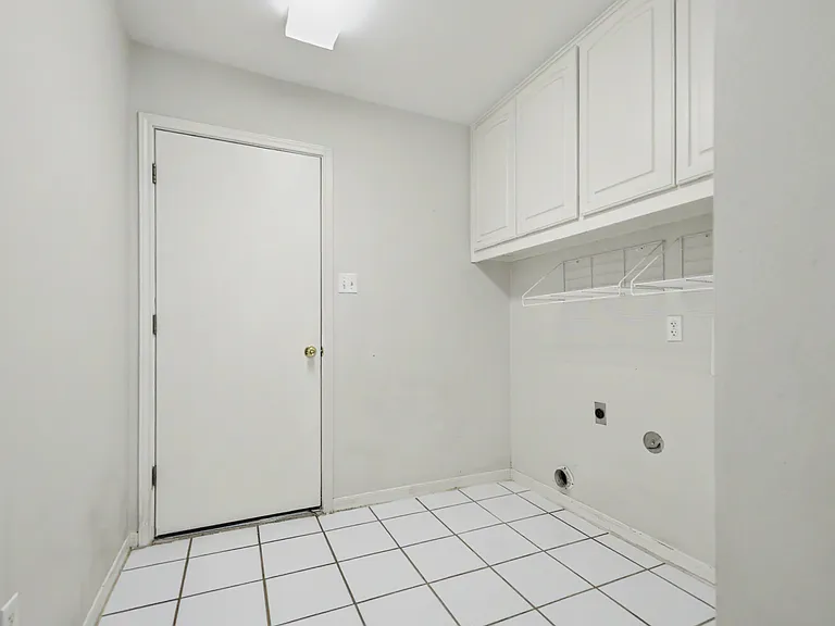 2412 Wilshire Dr — Photo 17