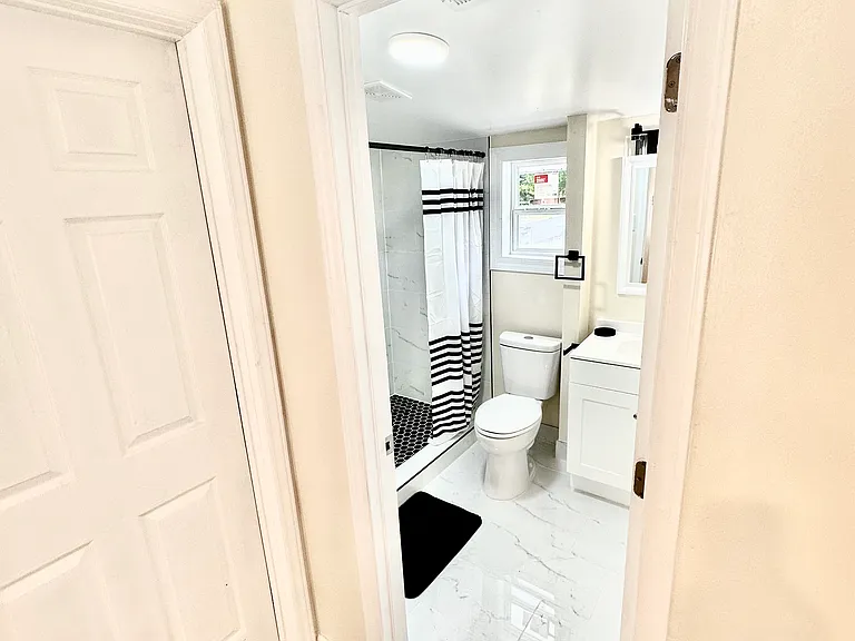 2228 Tate St — Photo 8
