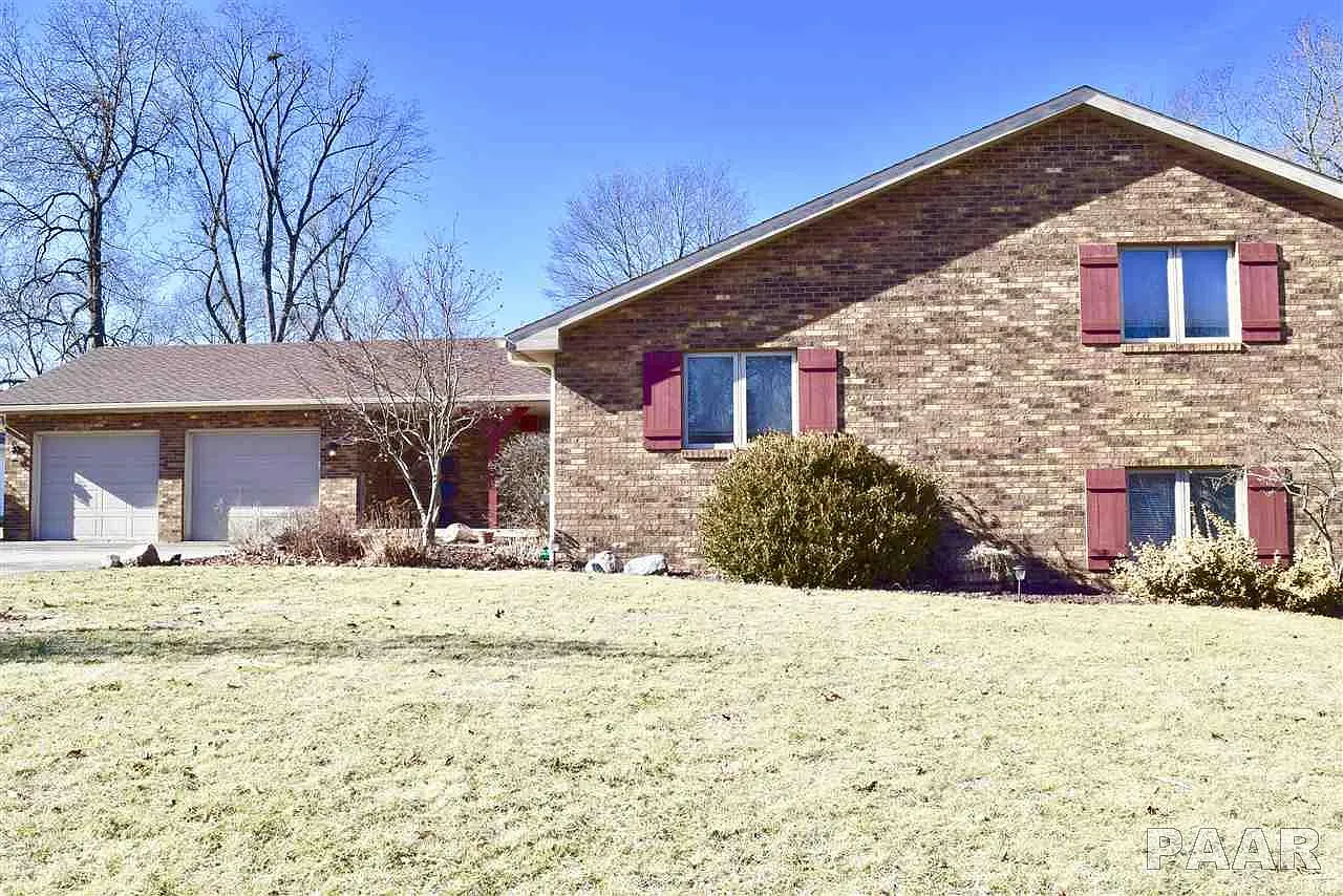 220 Whispering Oaks Dr photo 1