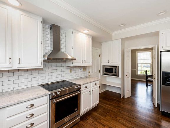 4th image of 7416 Amberwood Dr