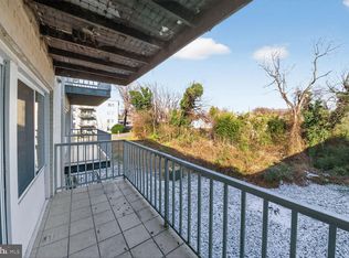 5601 Parker House Ter APT 319, Hyattsville, MD 20782