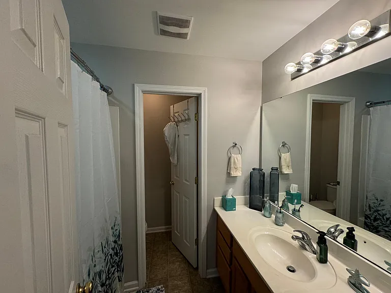 633 Rock Lake Gln — Photo 8