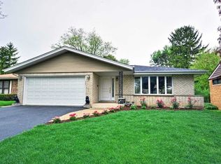 228 N Jackson Rd, Clarendon Hills, IL 60514