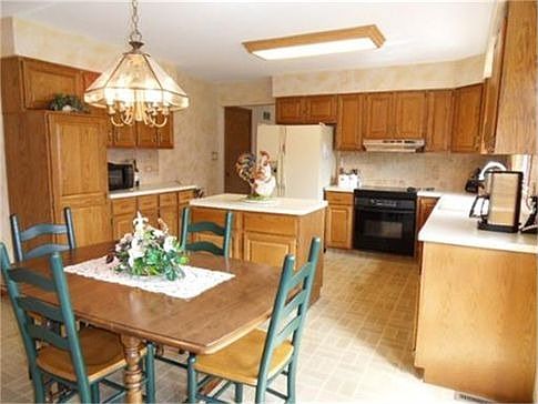4th image of 6N230 Creekside Dr