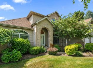 32900 Cardinal Ct, New Carlisle, IN 46552