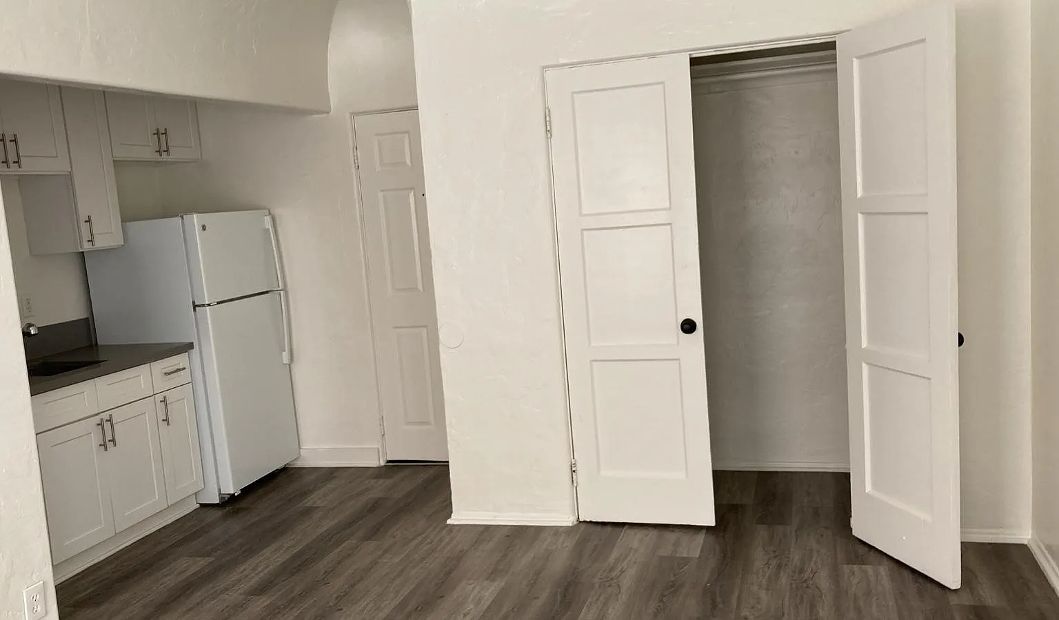 Studio, 400 sqft, $1,250 — Photo 4