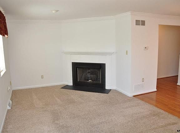 5th image of 948 Eagle Ln