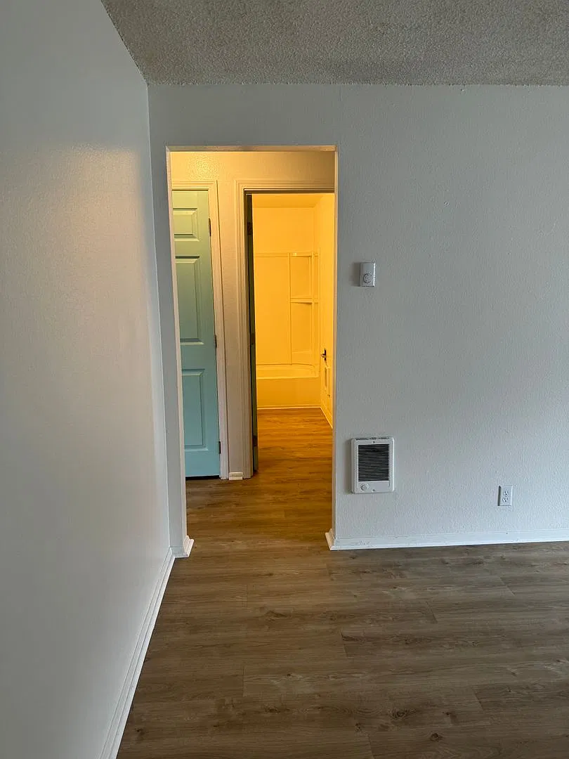 2-bedroom 1 bath duplex off River Rd! — Photo 4
