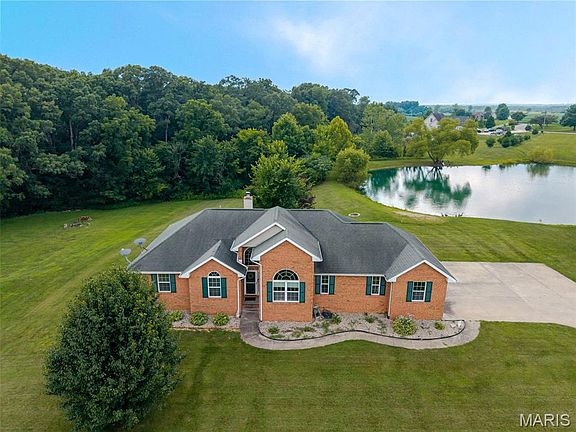 3rd image of 31607 Red Oak Dr
