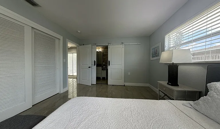 2558 Rosery Rd E — Photo 17