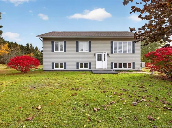 360 Petrie Ave, Bathurst, NB E2A 4Y9