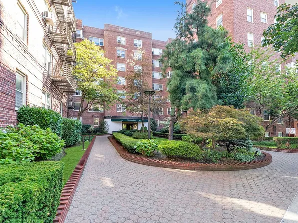 6861 Yellowstone Blvd APT 519, Flushing, NY 11375