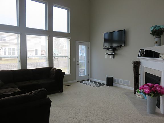 4th image of 212 Balsam Dr