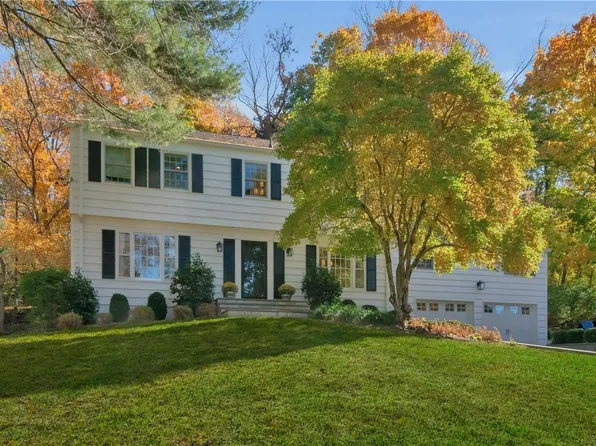 64 Cowdin Circle, Chappaqua, NY 10514