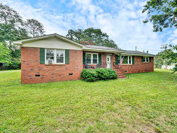 5th image of 202 Saluda Dr