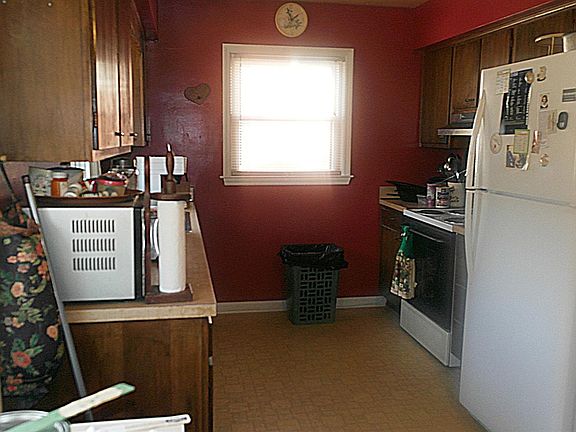 3rd image of 3615 Temple Dr