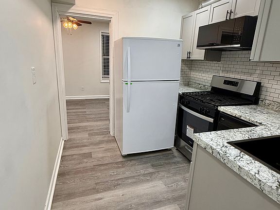 4th image of 1906 Montrose St Floor 2