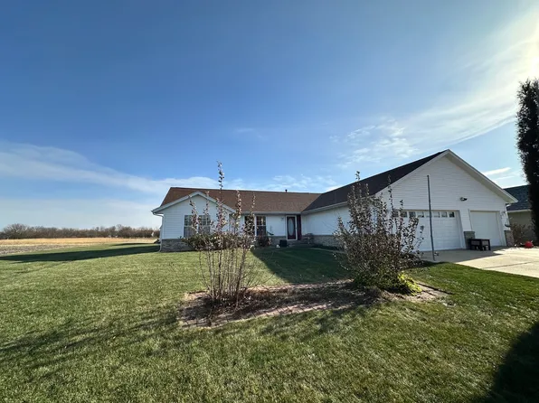 1055 George Rock Dr, Farmer City, IL 61842