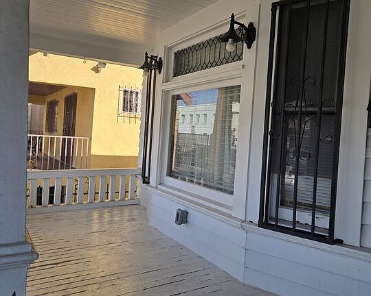 5th image of 320 W 46th St
