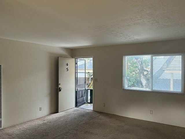 1st image of 464-472 Ramona Ave #468R05