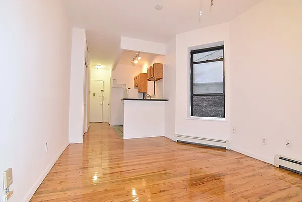 Rented by J Misrahi Realty Corp | media 20