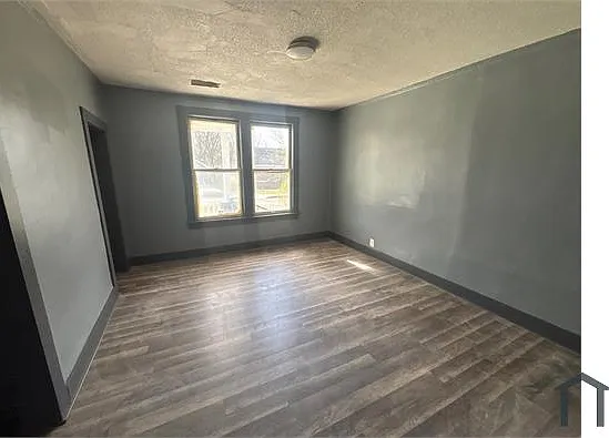 1372 Orgill Ave #3 — Photo 3