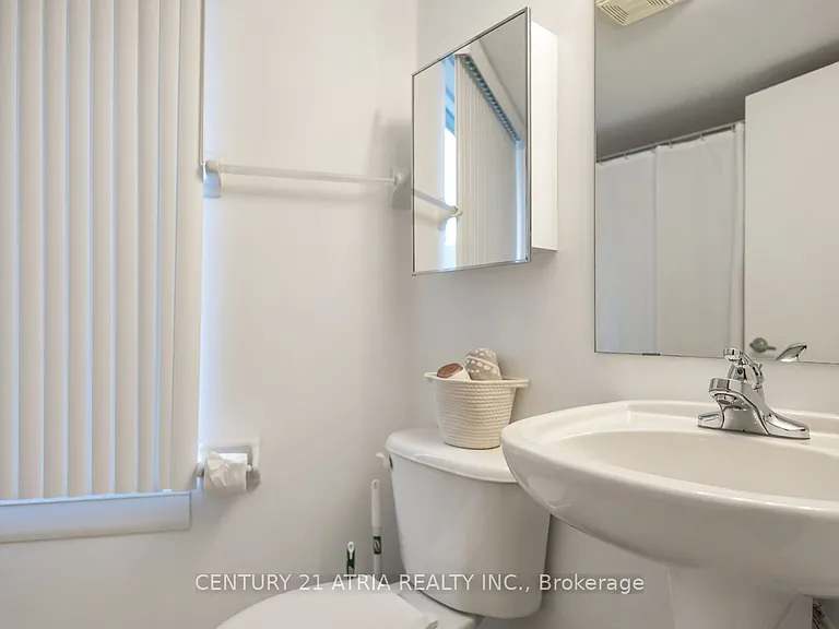 210 Victoria St #807 — Photo 12