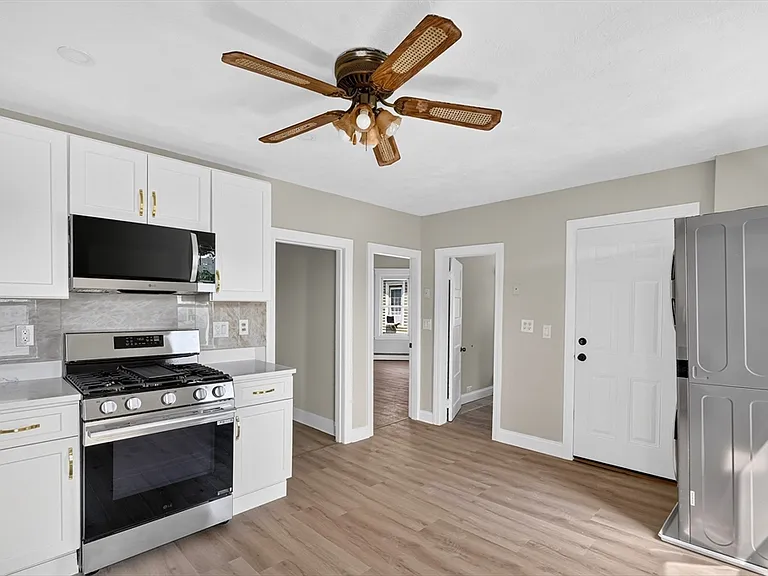18 Otis St #3 — Photo 19