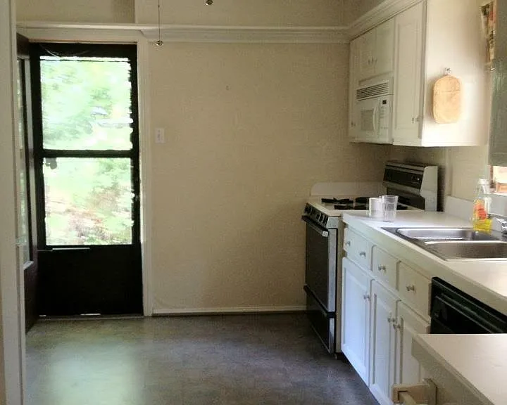 10487 Ferguson Rd — Photo 24