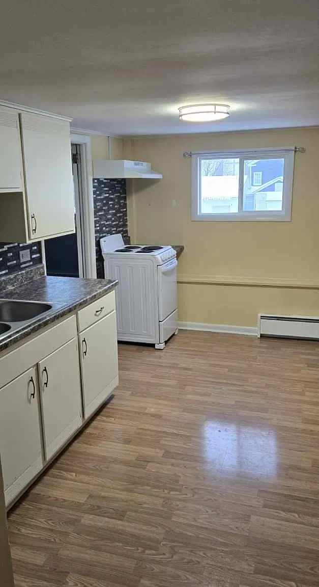 14 Walnut St — Photo 2