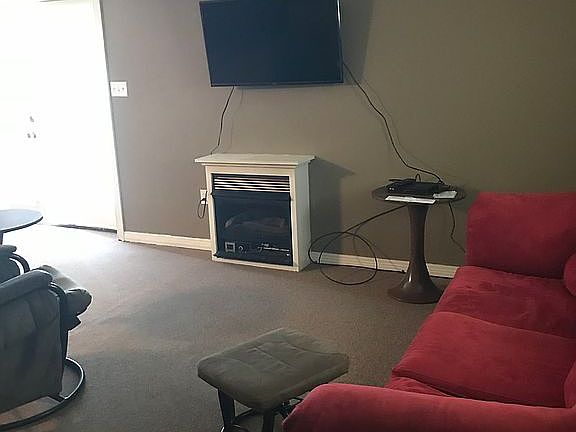 Ventless gas fireplace 