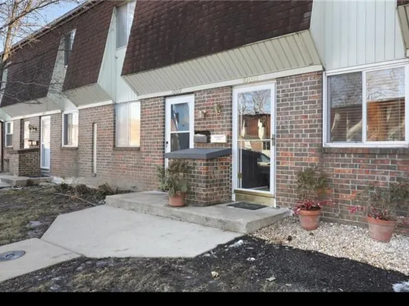 10021 W 52nd St, Merriam, KS 66203