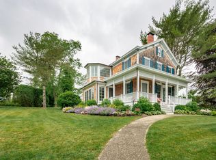 305 N Main St, Southampton, NY 11968