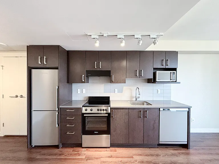 180 Switchmen St — Photo 16
