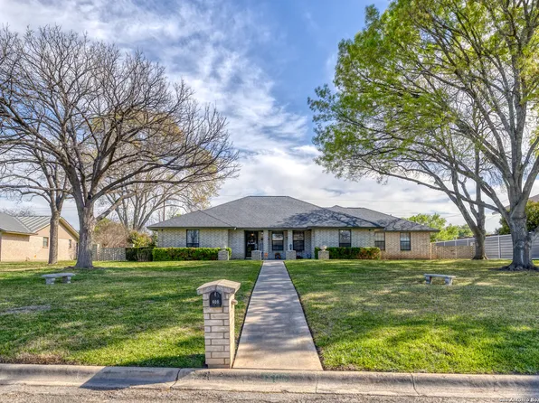 609 CENIZO BLVD, Uvalde, TX 78801