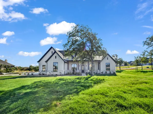 740 Burr Oak Ln, Weatherford, TX 76085