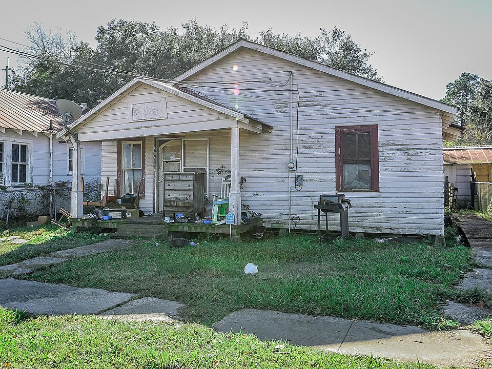 1st image of 805 American Legion Dr
