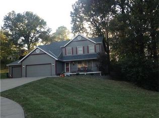4504 NW Lakota Ct, Riverside, MO 64150